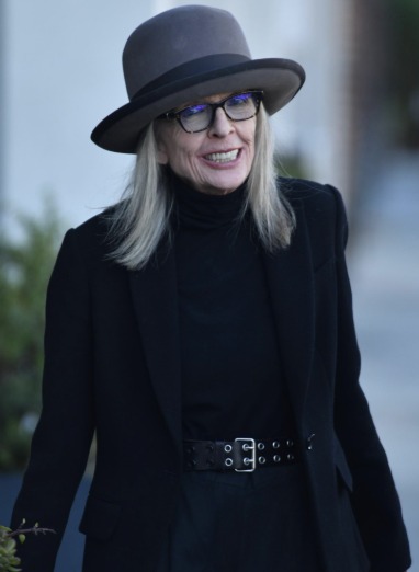 Here’s The Sad Reason Why Diane Keaton Always Wore Hats And Turtlenecks Here’s The Sad Reason Why Diane Keaton Always Wore Hats And Turtlenecks